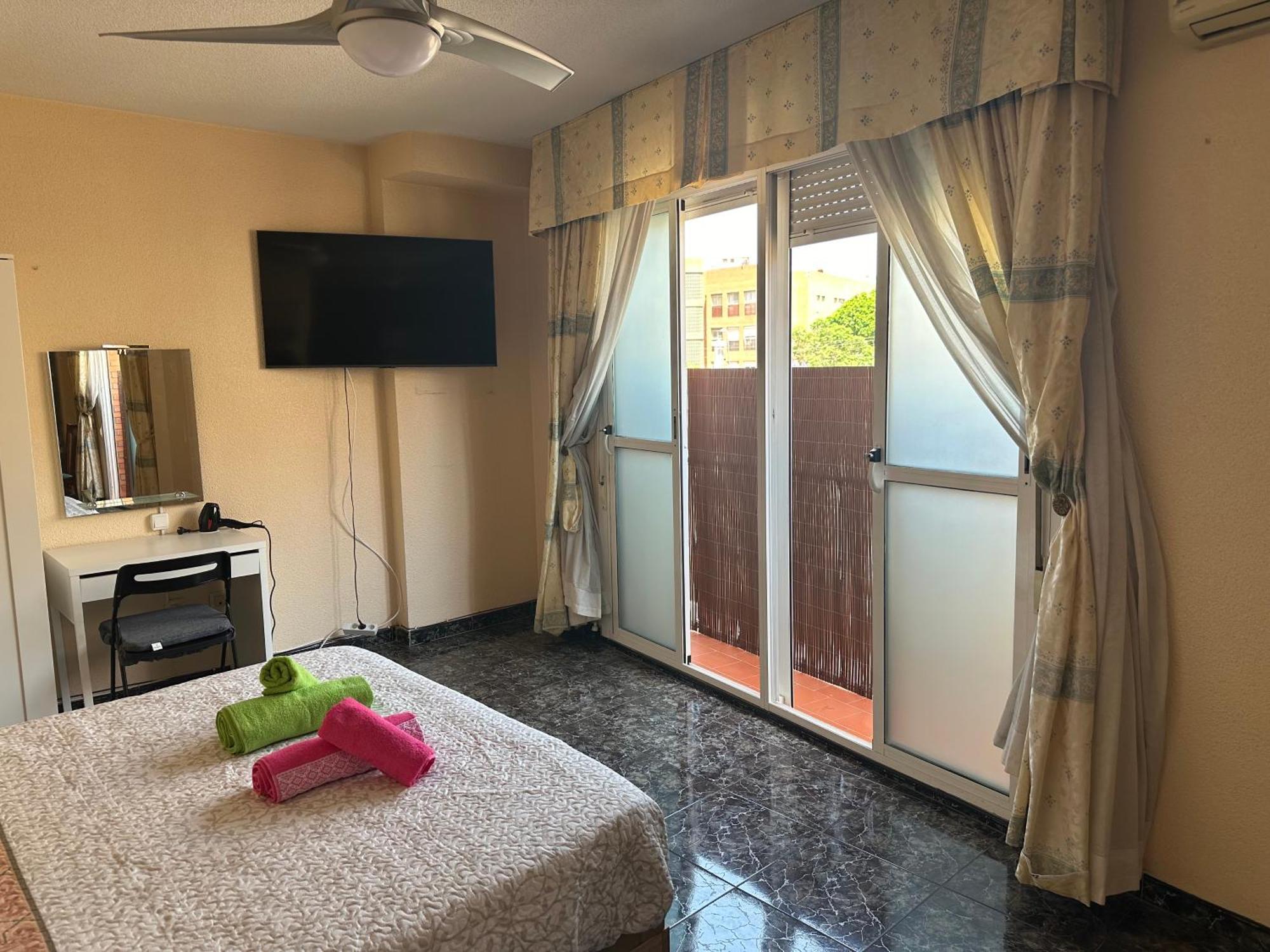 Almeria Centro Habitacion Privada En Apartamento Compartido Exterior foto